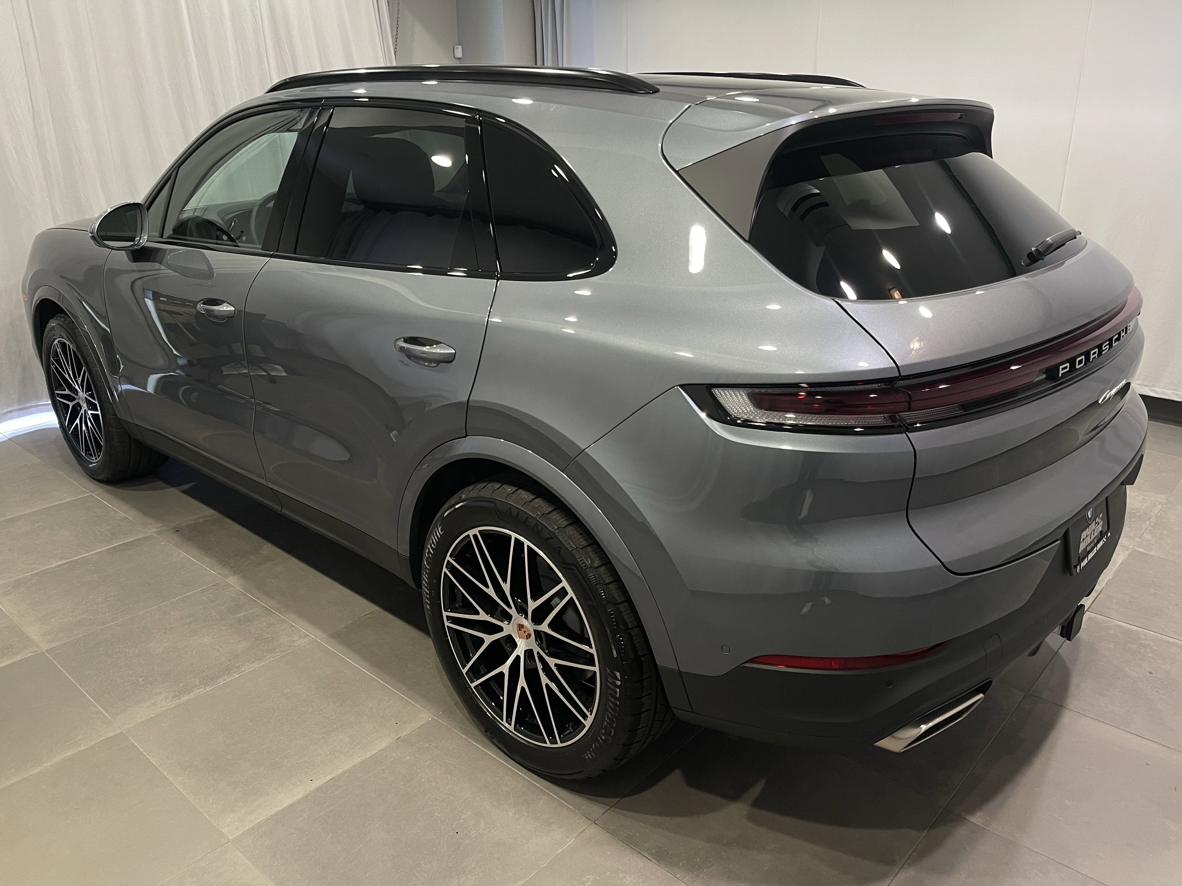 Used 2026 Porsche Cayenne image 4