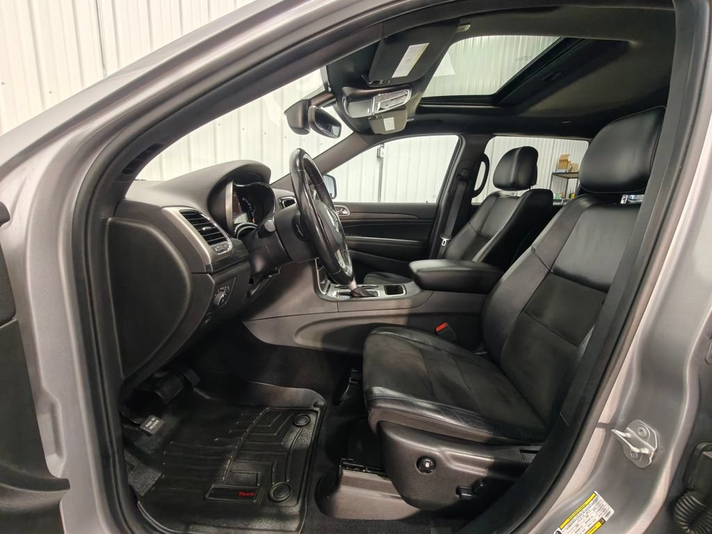 Used 2019 Jeep Grand Cherokee Altitude AWD/4WD image 24