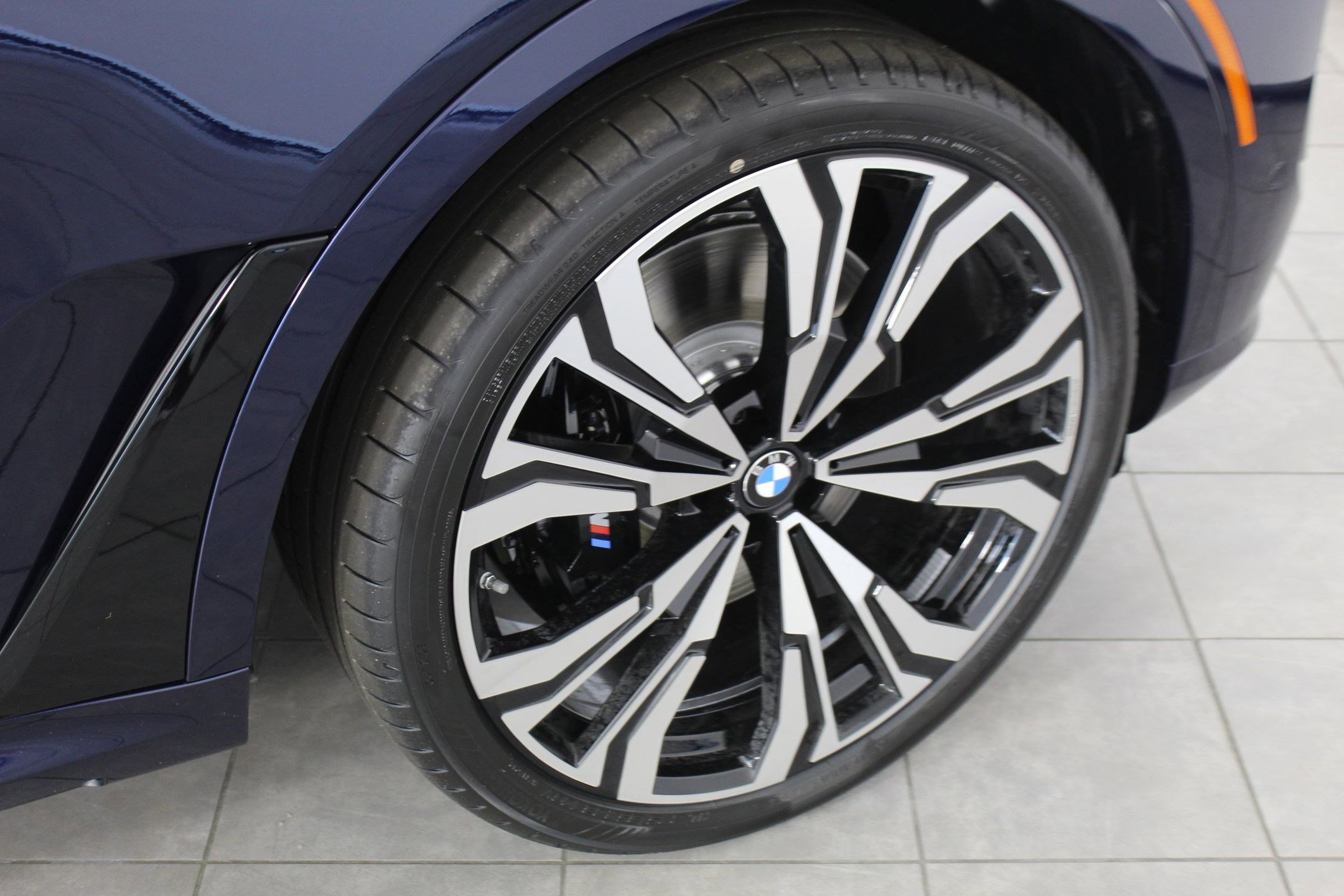 New 2026 BMW X7 M60i image 21