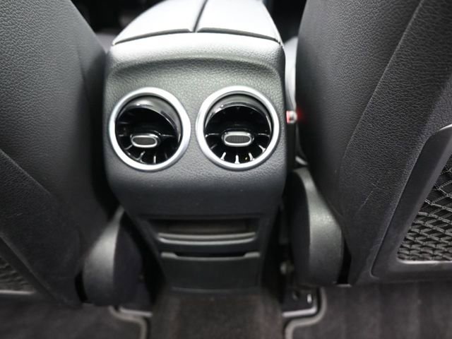 Used 2021 Mercedes-Benz GLB 250 image 24