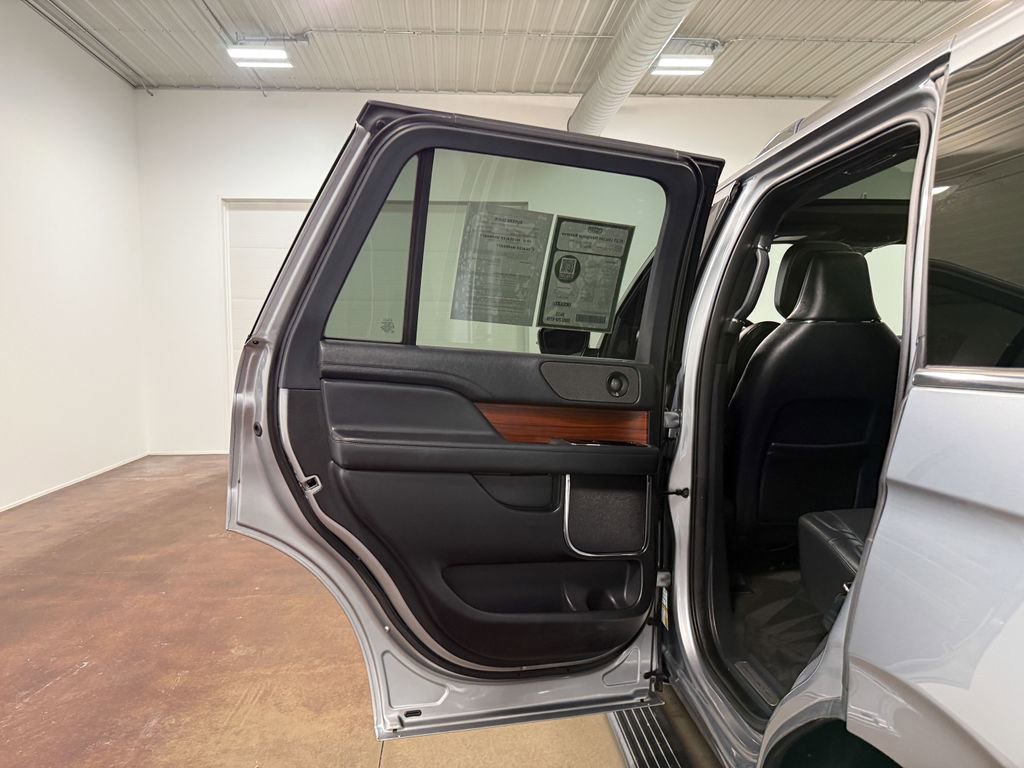 Used 2023 Lincoln Navigator Reserve image 46
