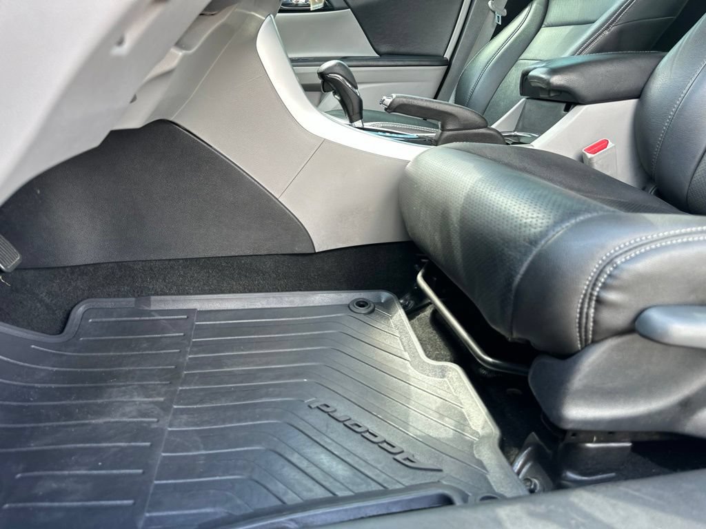 Used 2017 Honda Accord LX image 25