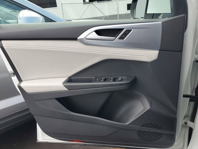 New 2026 Volkswagen Taos SE AWD/4WD image 30
