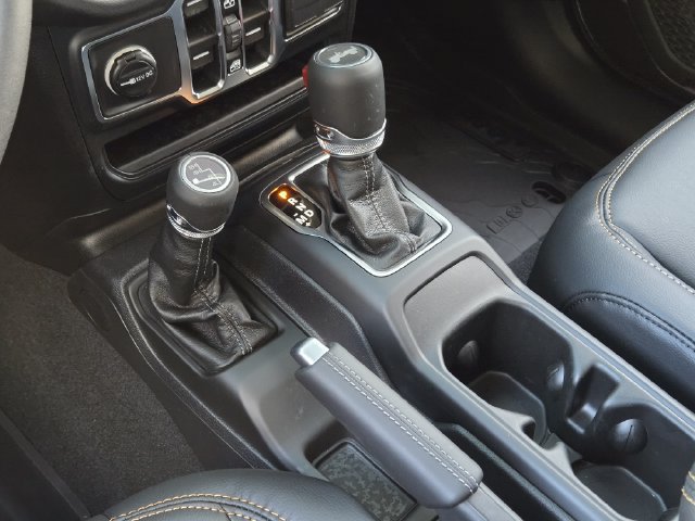 New 2026 Jeep Wrangler Unlimited Sahara AWD/4WD image 17
