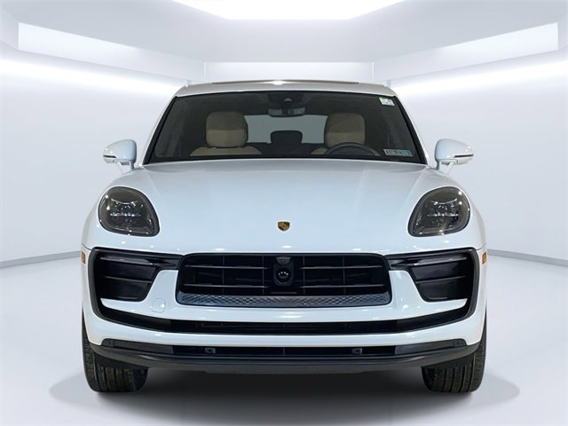 Certified 2025 Porsche Macan image 10