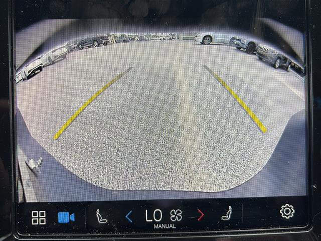 Used 2025 Volvo XC40 B5 Core w/ Protection Package AWD/4WD image 22