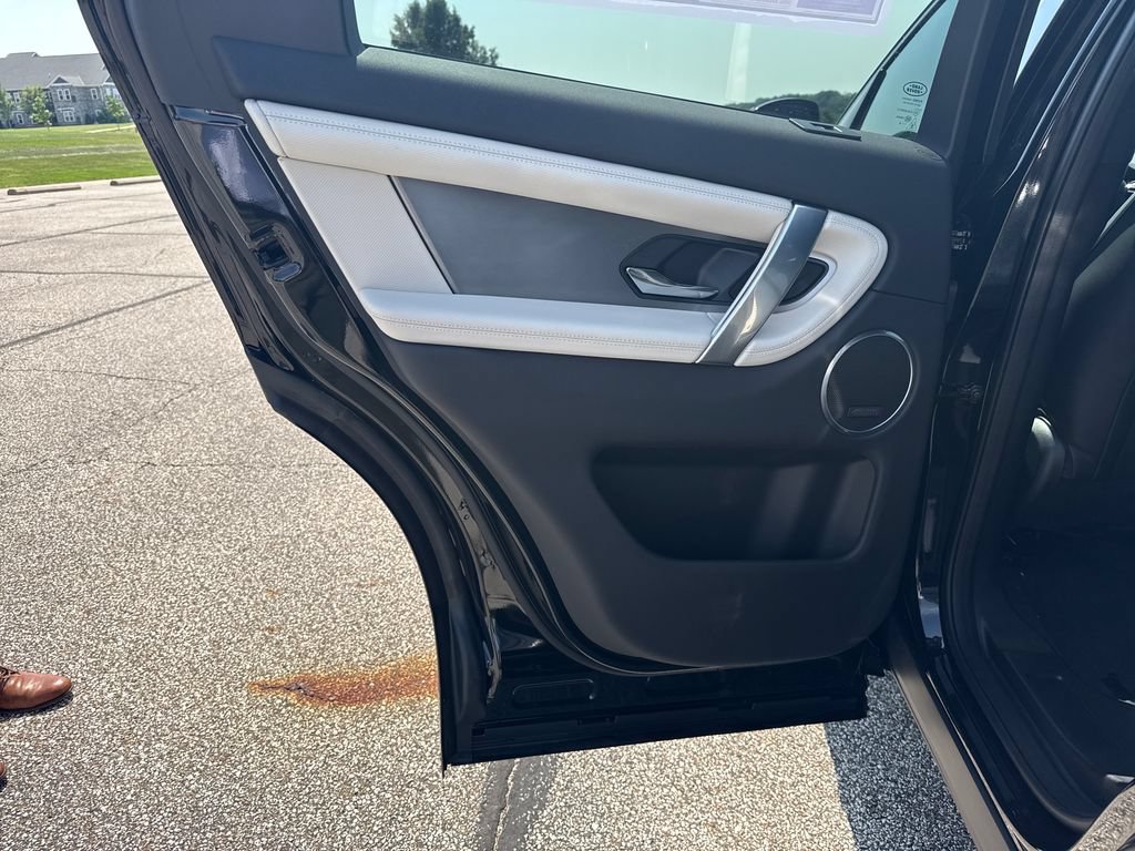 New 2026 Land Rover Discovery Sport Landmark AWD/4WD image 13