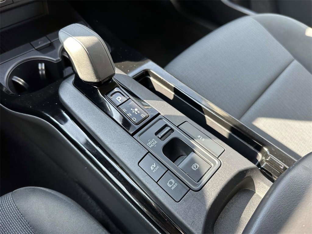 Used 2024 Toyota Prius LE image 6