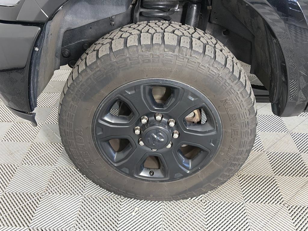 Used 2015 RAM 2500 Laramie w/ Black Appearance Group AWD/4WD image 8