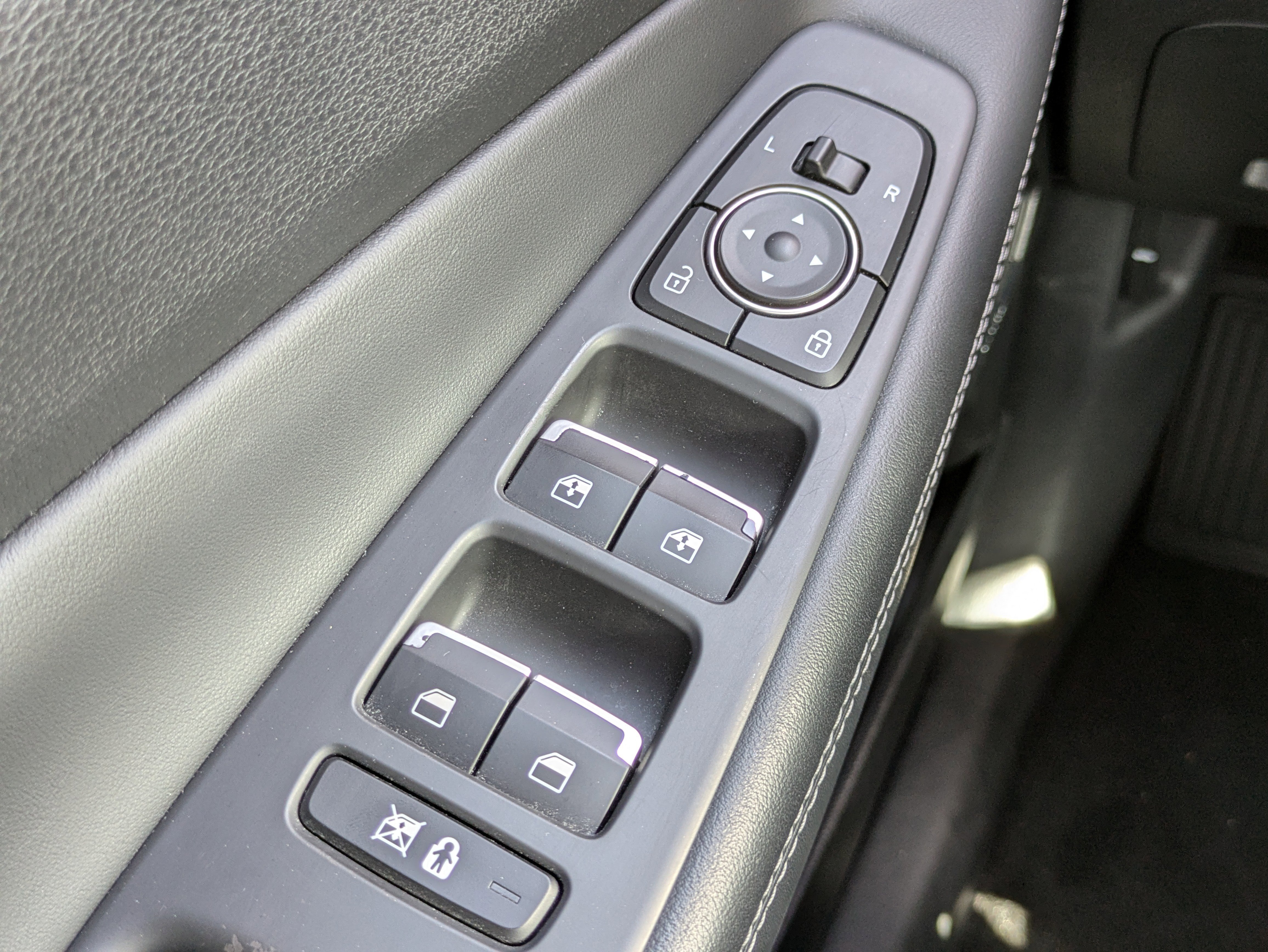 Used 2020 Hyundai Santa Fe SEL image 25