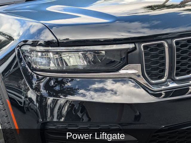 Used 2024 Jeep Grand Cherokee Laredo w/ Luxury Tech Group I image 11