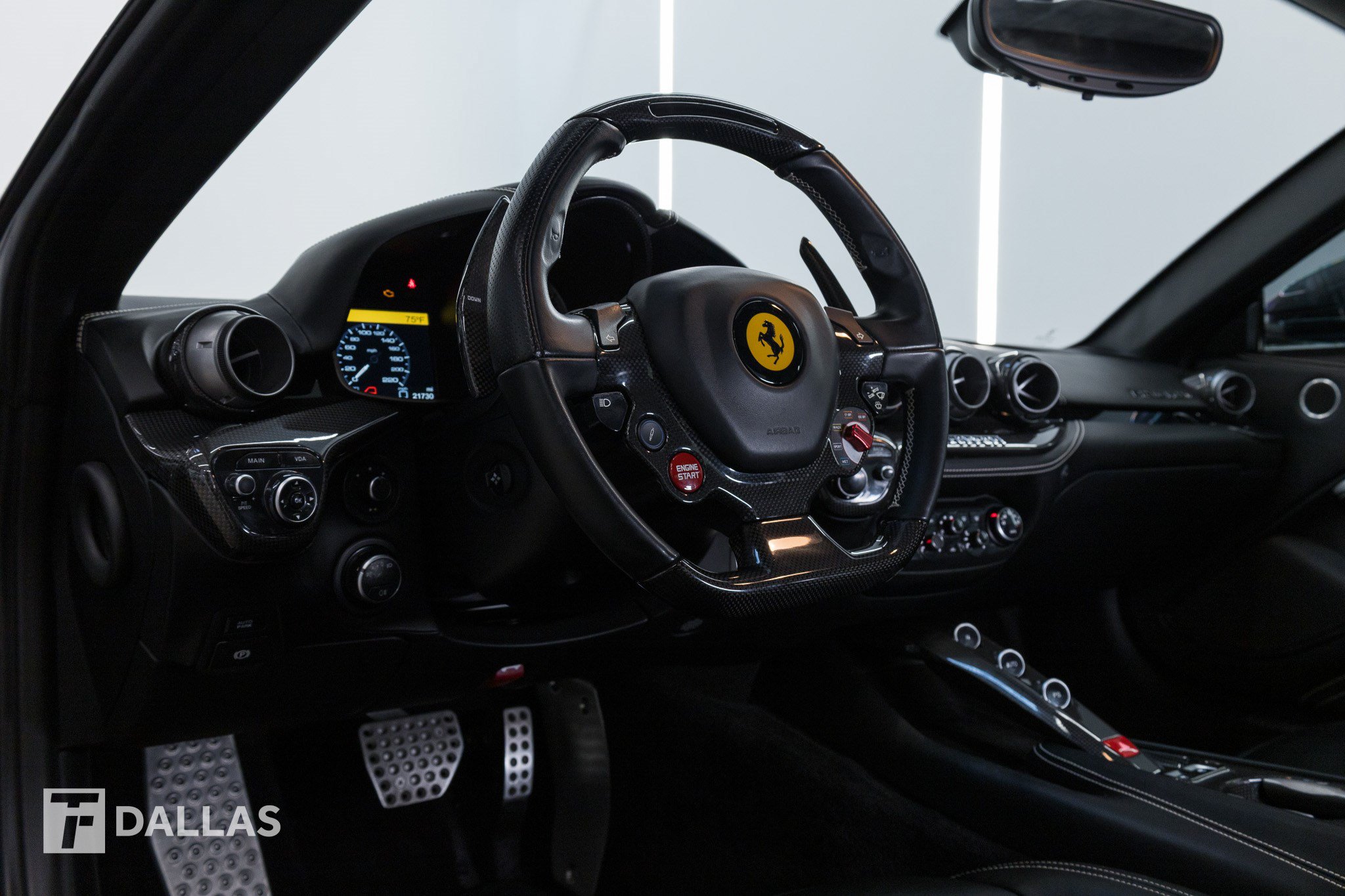 Used 2015 Ferrari F12 Berlinetta RWD image 31