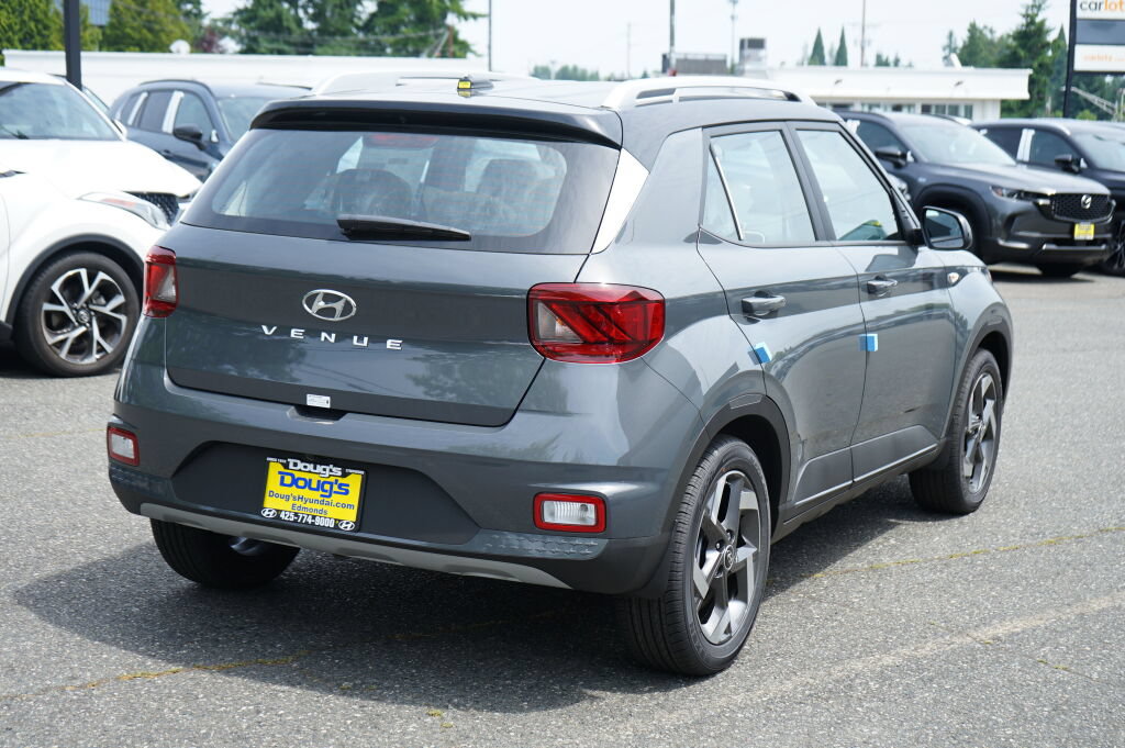 New 2025 Hyundai Venue Limited FWD image 5