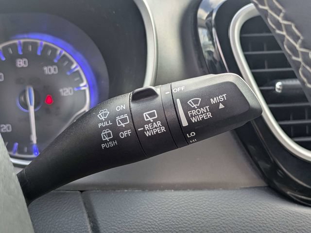 Used 2023 Chrysler Pacifica Touring-L FWD image 28