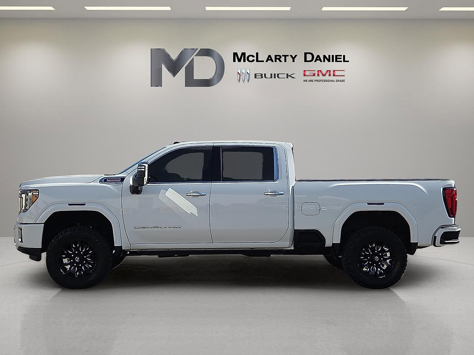 Used 2020 GMC Sierra 2500 Denali w/ Denali Ultimate Package AWD/4WD image 3