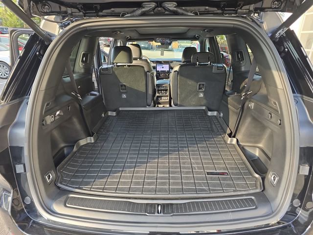 Used 2025 Jeep Grand Cherokee L Limited w/ Black Appearance Package image 12