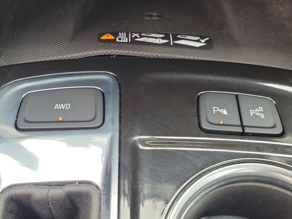 Used 2022 Chevrolet Equinox Premier AWD/4WD image 32