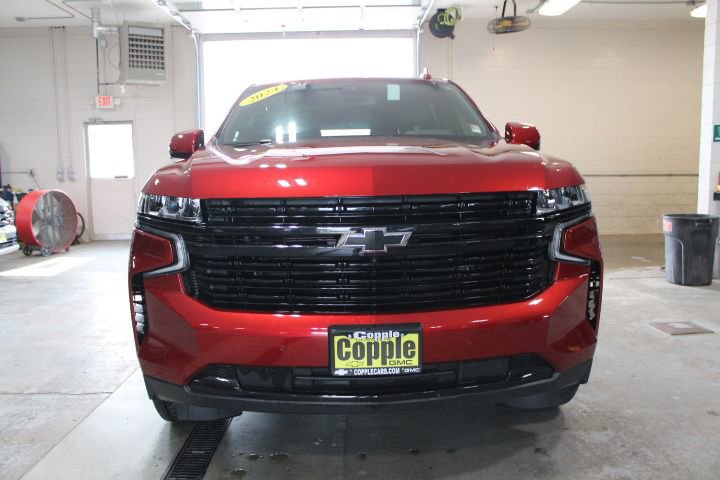 Used 2024 Chevrolet Suburban RST w/ Luxury Package AWD/4WD image 2