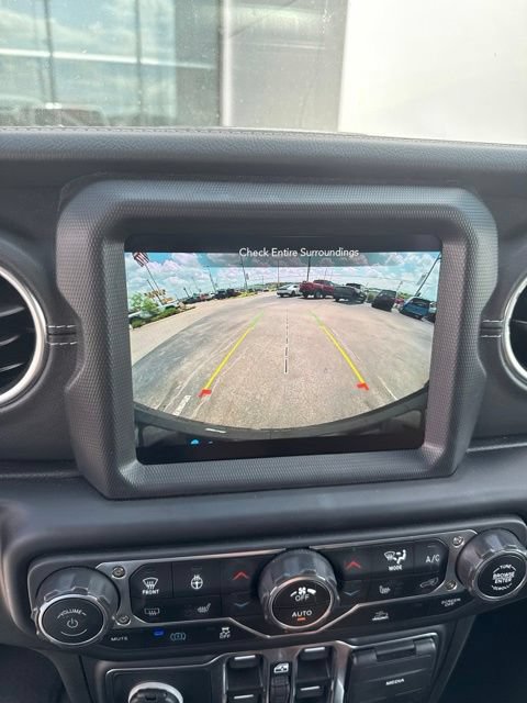 Used 2023 Jeep Wrangler Unlimited Sahara w/ Cold Weather Group AWD/4WD image 20