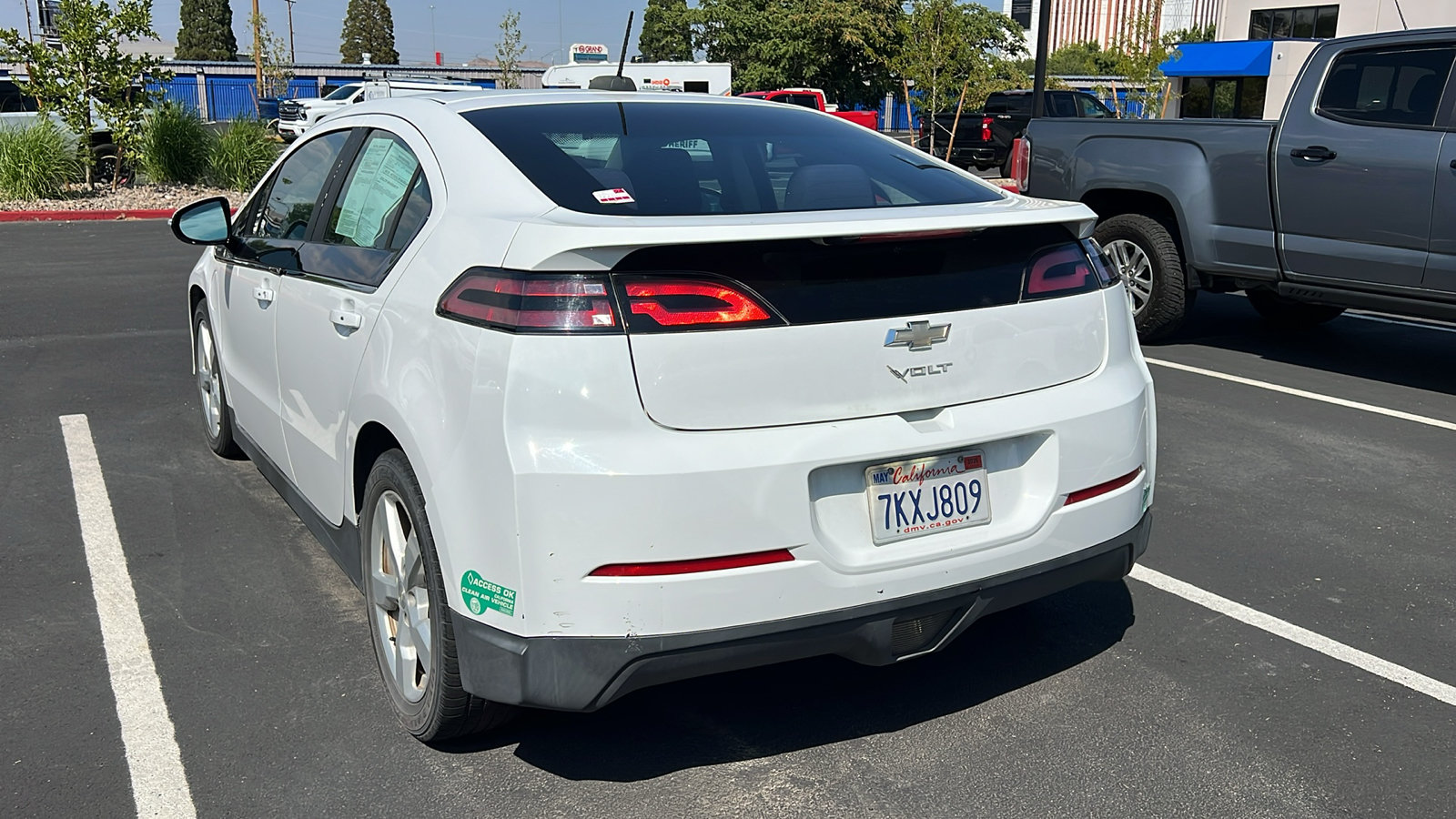 Used 2015 Chevrolet Volt FWD image 2