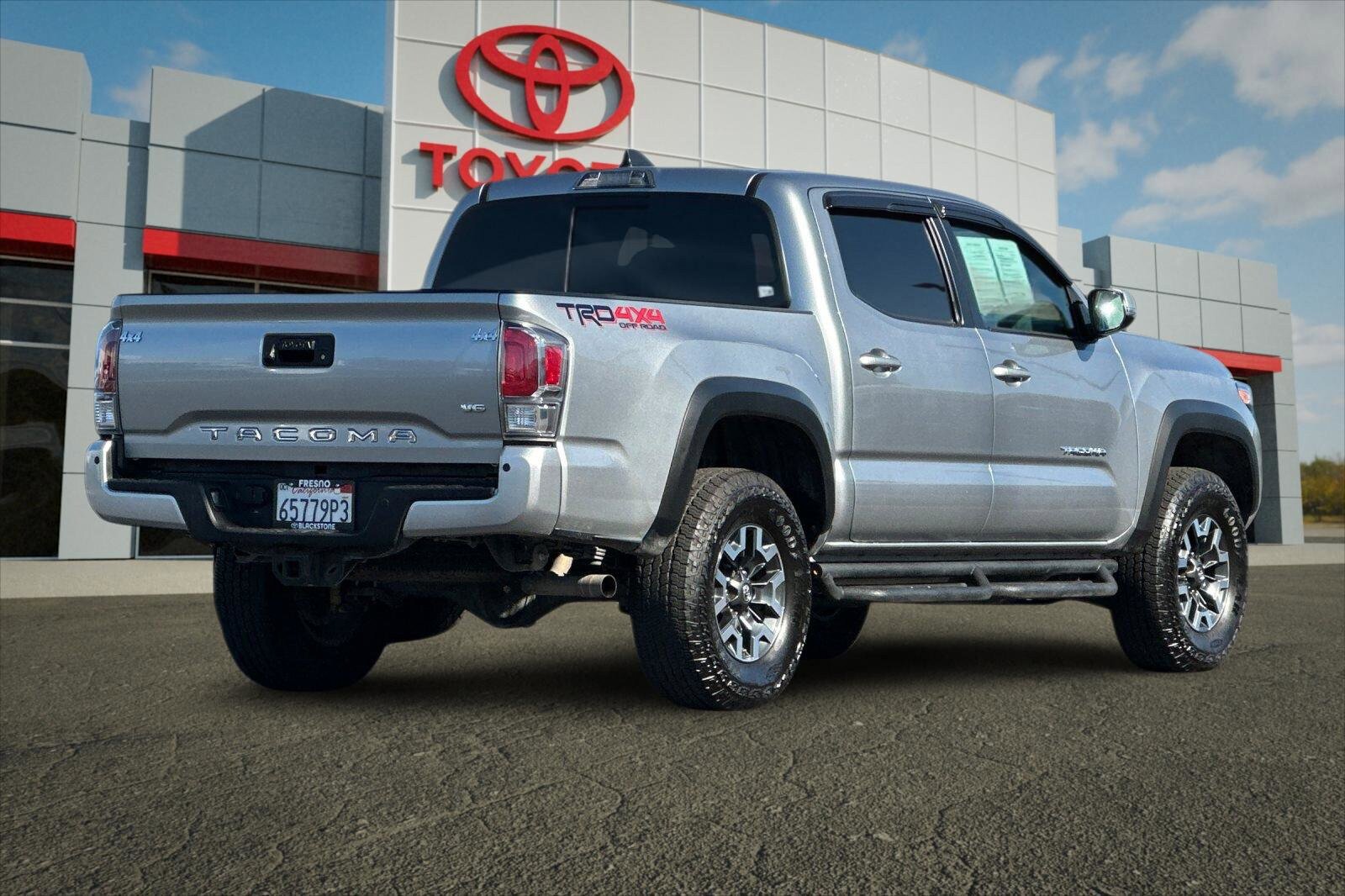 Certified 2023 Toyota Tacoma TRD Off-Road w/ Technology Package AWD/4WD image 3