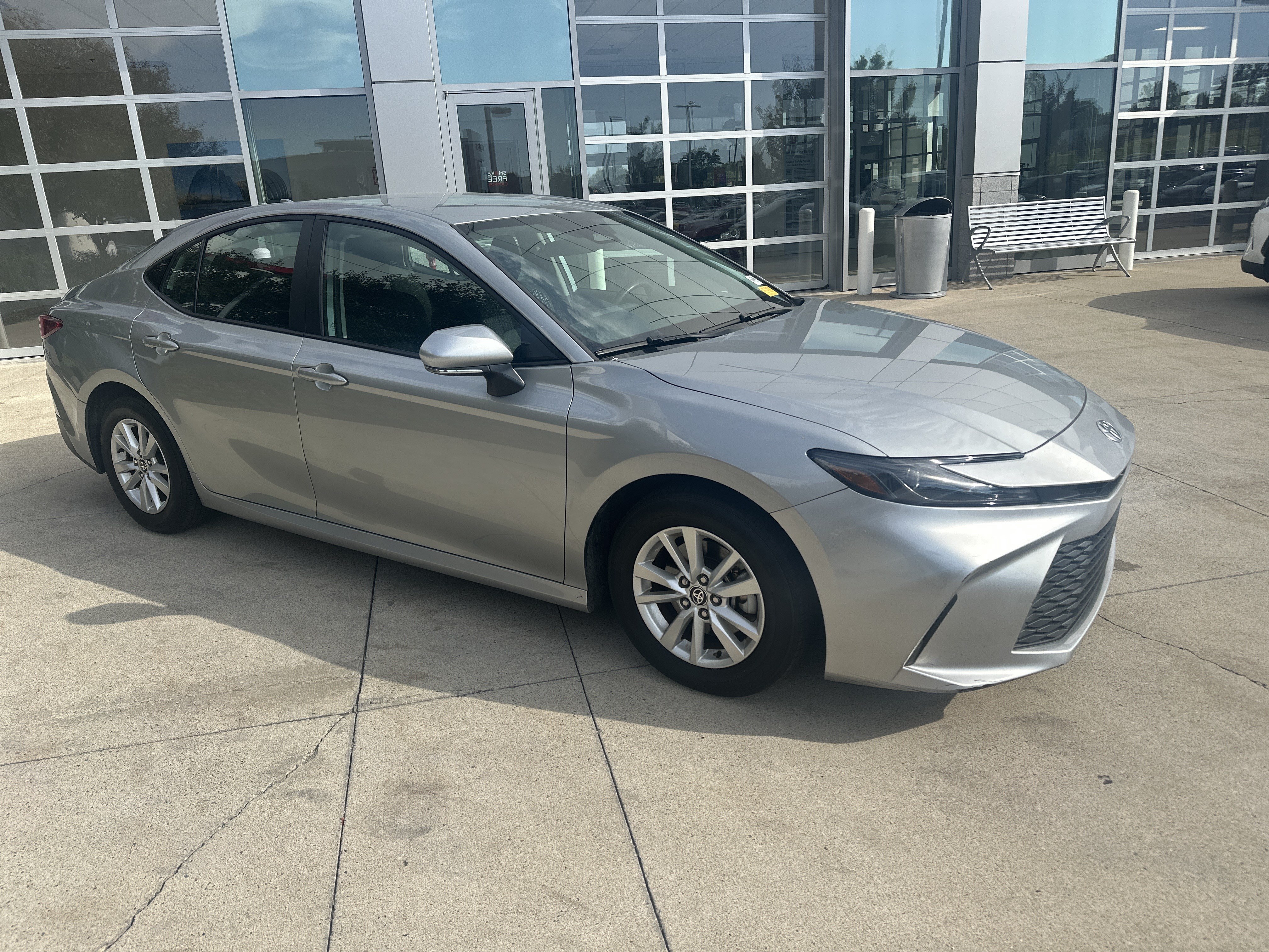 Used 2025 Toyota Camry LE FWD image 2
