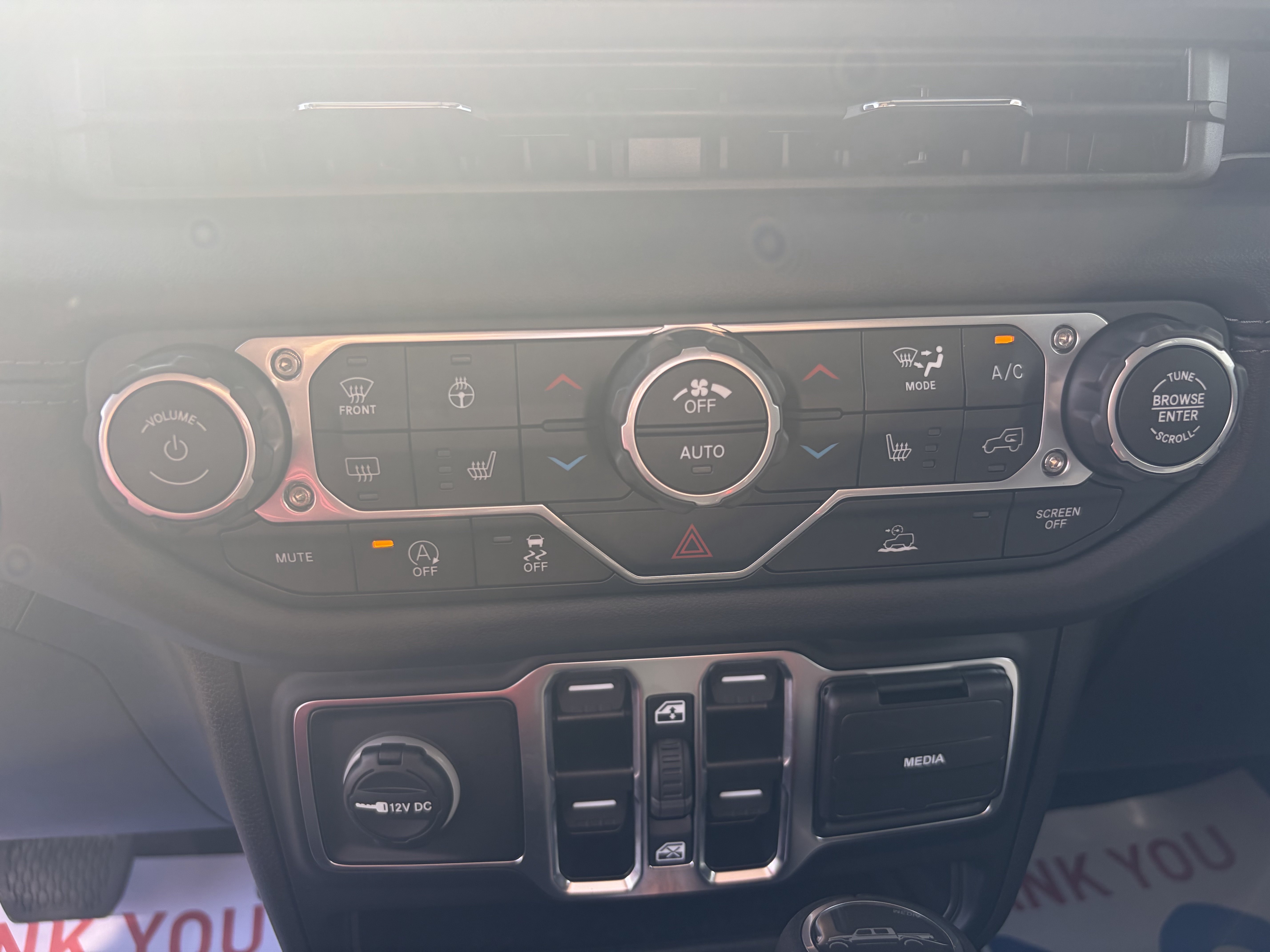 Used 2025 Jeep Gladiator Sport AWD/4WD image 13