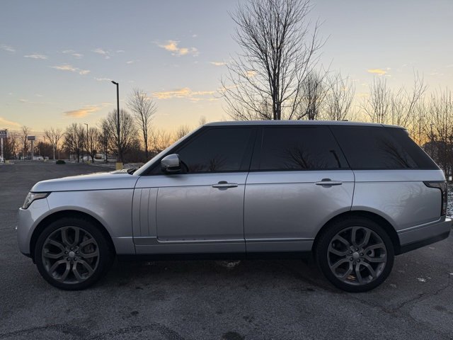 Used 2017 Land Rover Range Rover Supercharged image 3