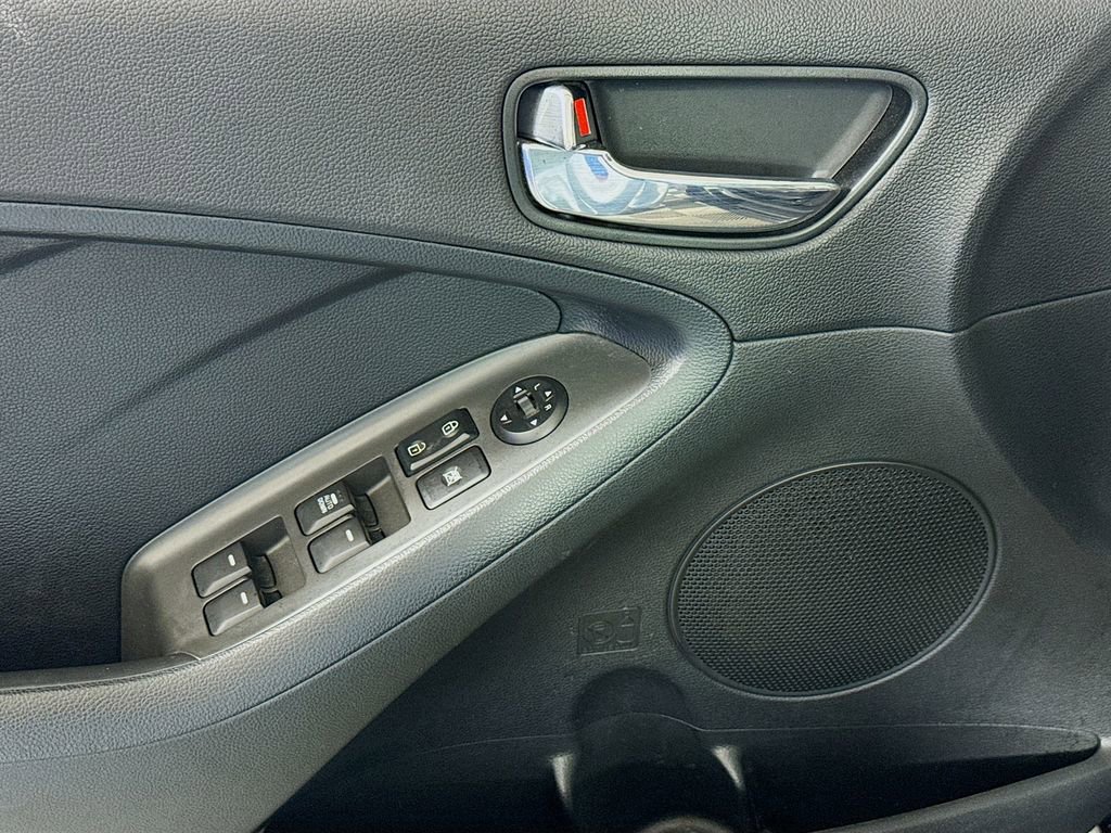 Used 2017 Kia Forte S image 17