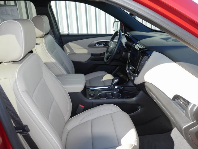 Used 2023 Chevrolet Traverse Premier image 31