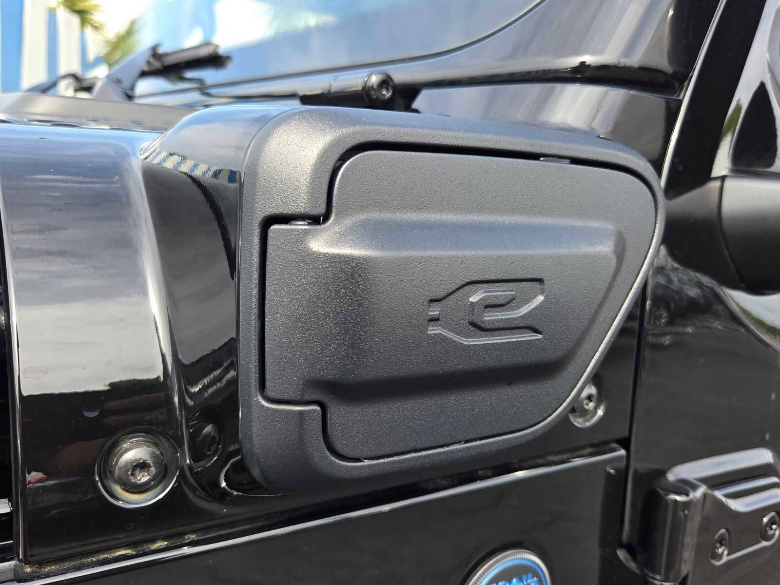 Used 2024 Jeep Wrangler High Altitude AWD/4WD image 7