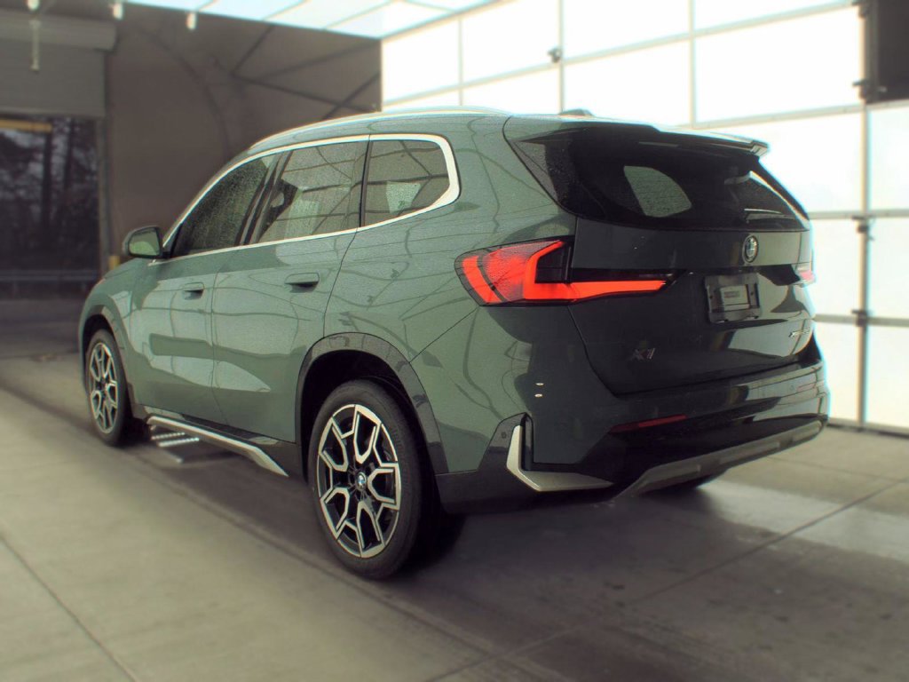 Used 2025 BMW X1 xDrive28i AWD/4WD image 9