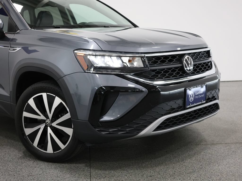 Used 2023 Volkswagen Taos SE w/ Panoramic Sunroof Package AWD/4WD image 3