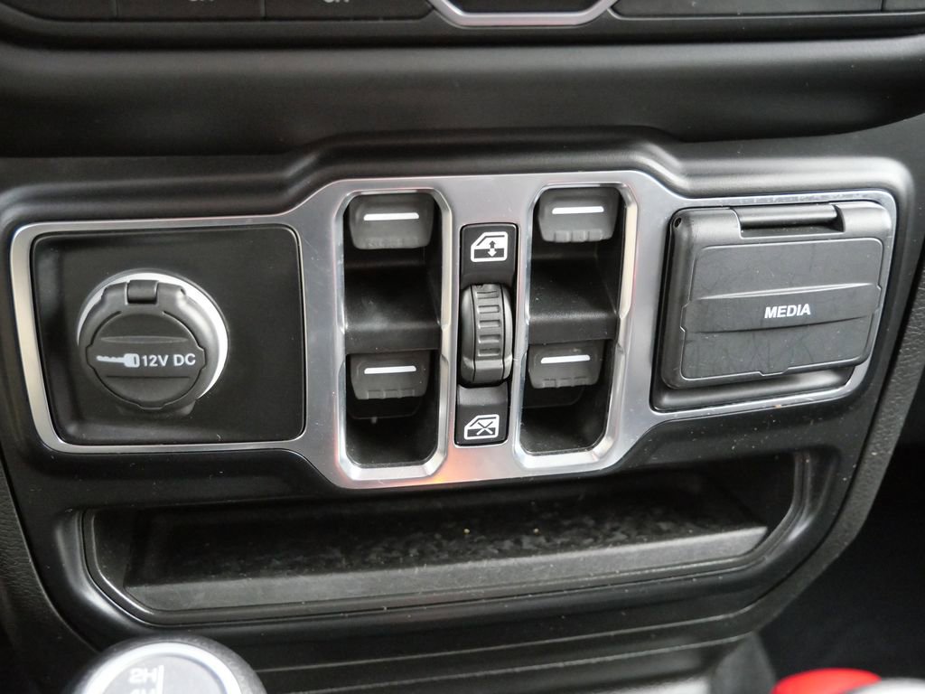 Used 2021 Jeep Gladiator Sport image 44