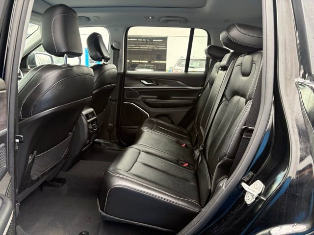 Used 2023 Jeep Grand Cherokee 4WD 4xe image 9
