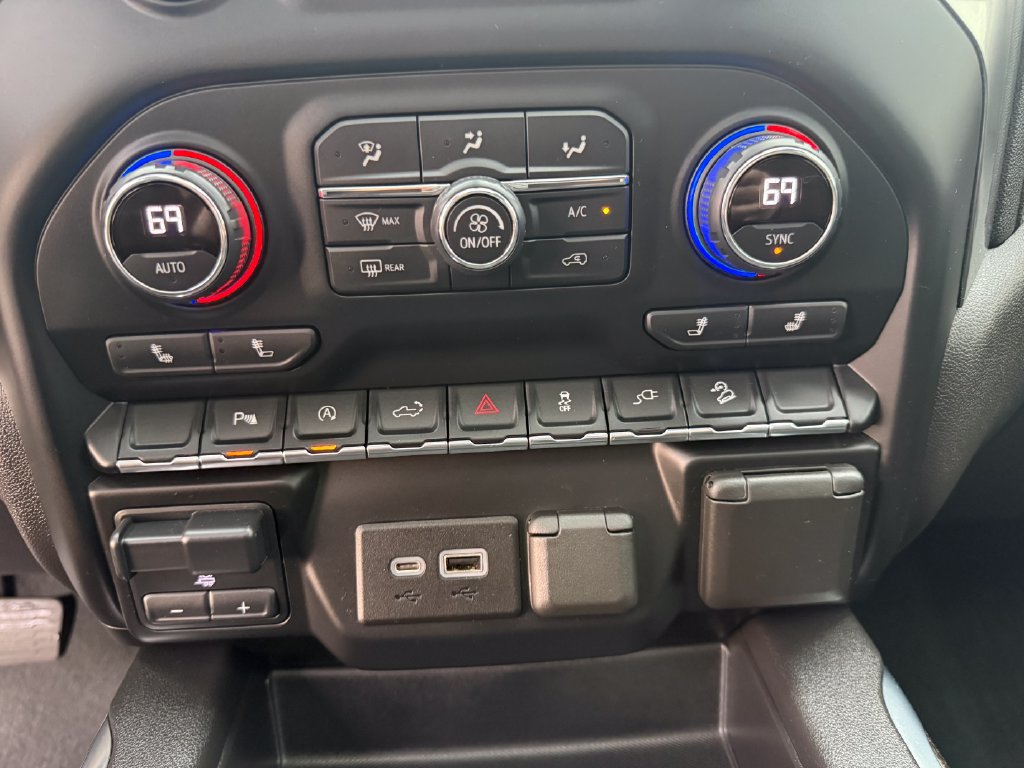Used 2021 Chevrolet Silverado 1500 LT Trail Boss w/ Convenience Package II AWD/4WD image 31