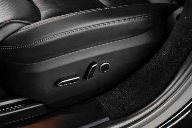 Used 2022 Tesla Model S Standard Range AWD/4WD image 35