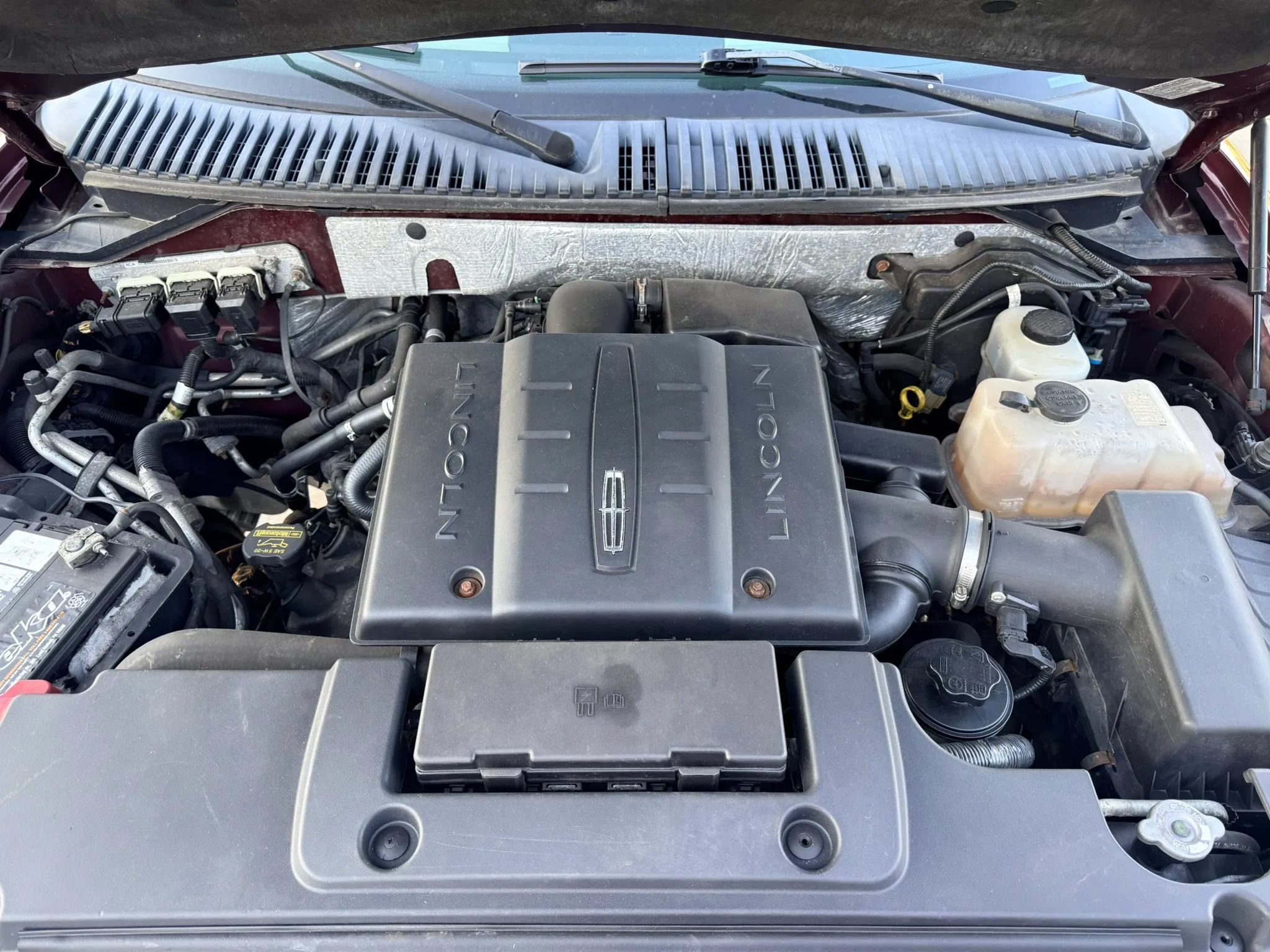 Used 2010 Lincoln Navigator 4WD image 21