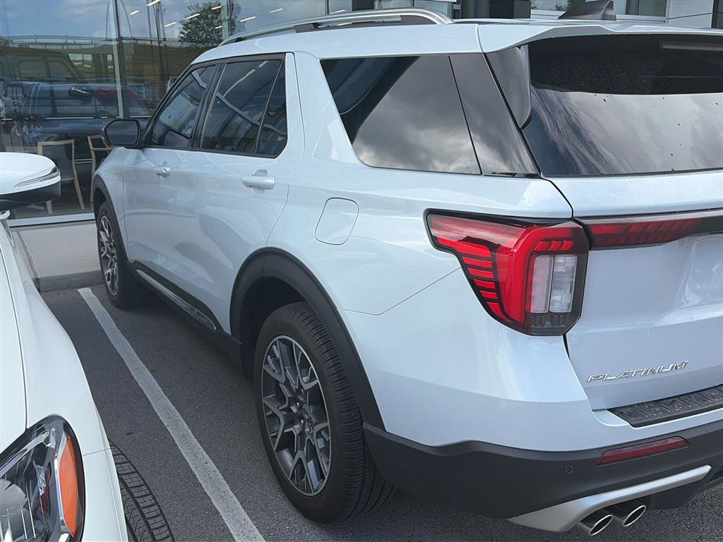 Used 2025 Ford Explorer Platinum w/ Ultimate Package AWD/4WD image 5