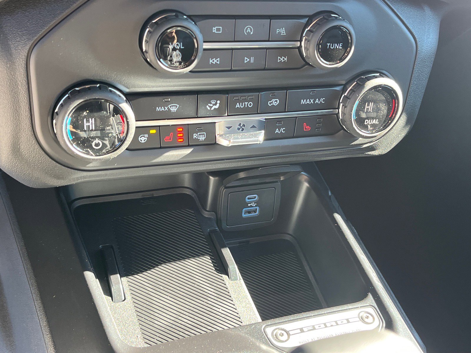 New 2025 Ford Bronco Outer Banks AWD/4WD image 15