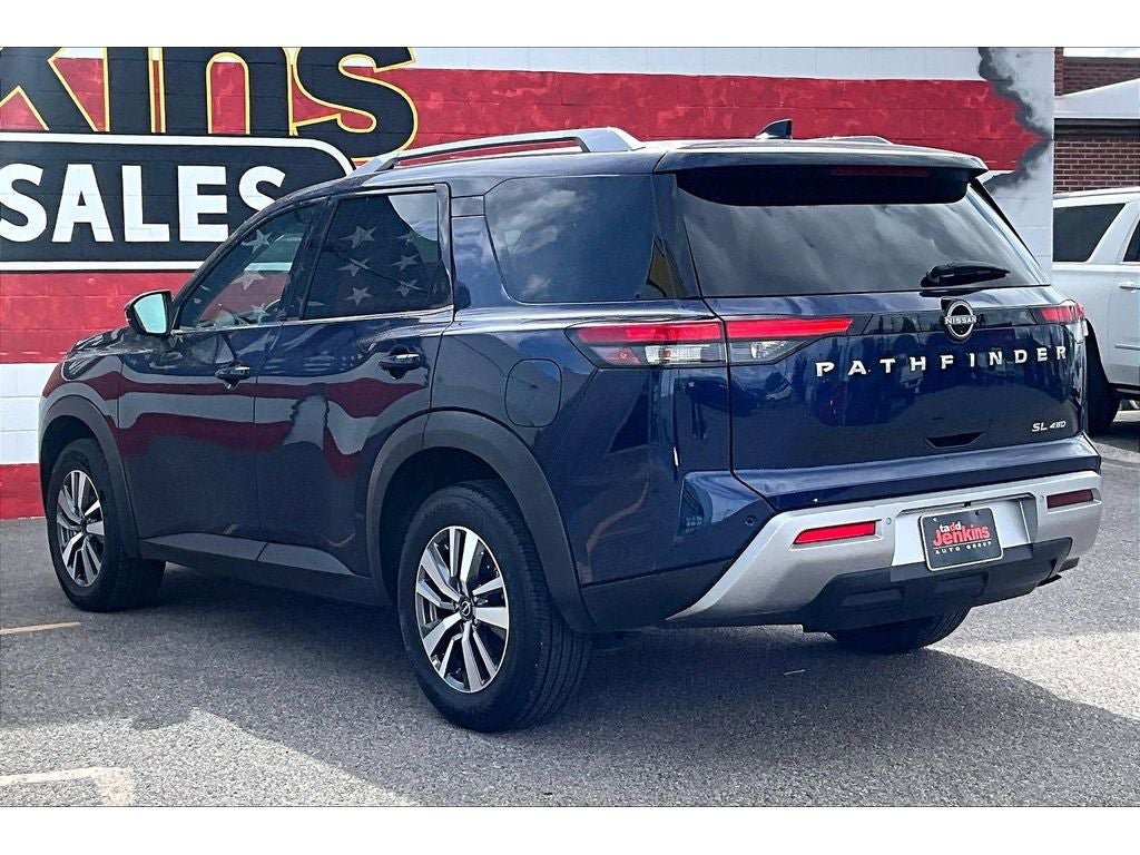 Used 2025 Nissan Pathfinder SL AWD/4WD image 13