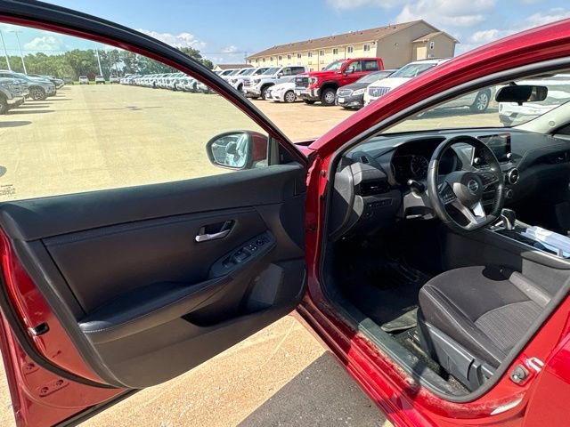 Used 2022 Nissan Sentra SV FWD image 9
