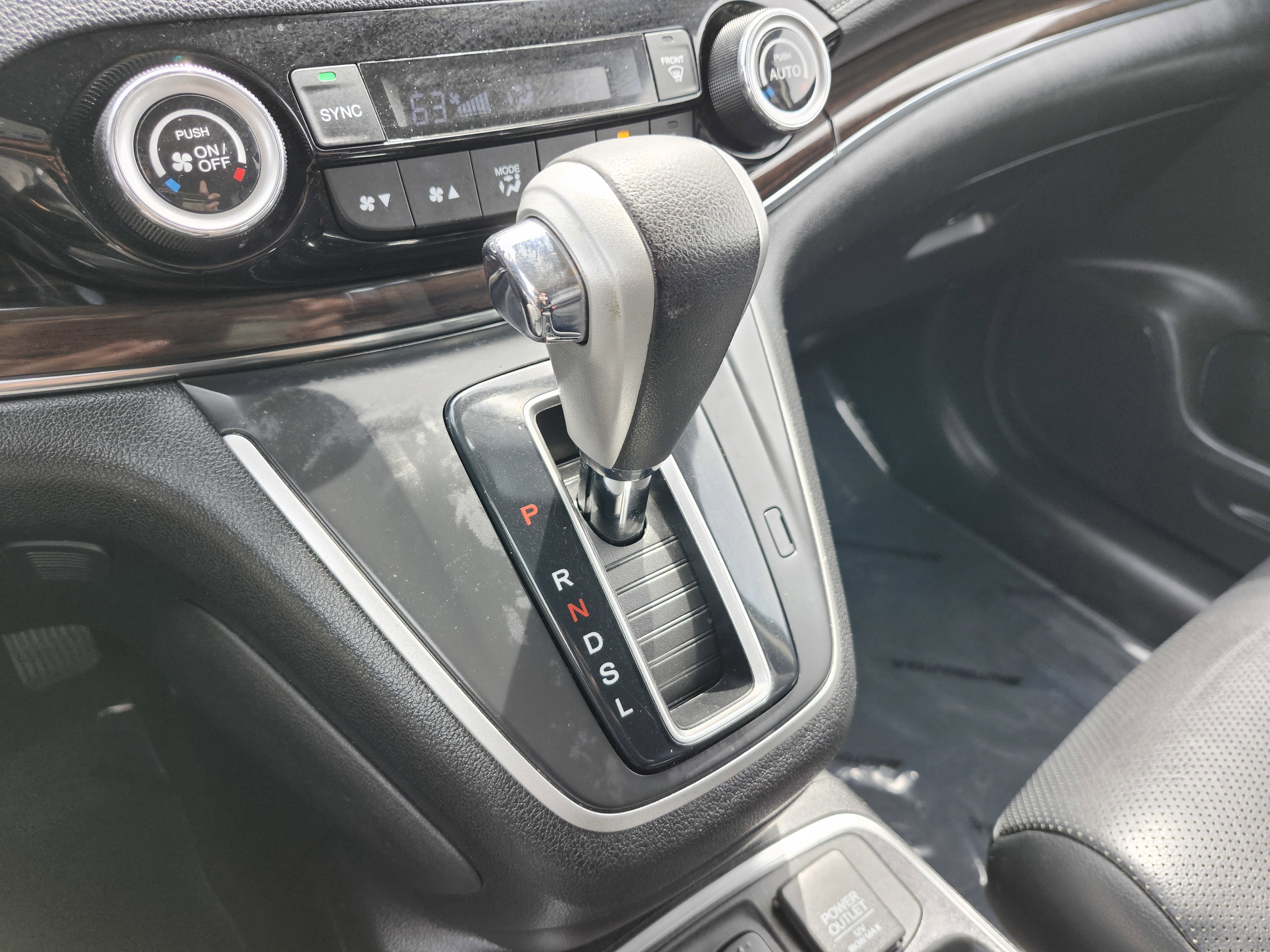 Used 2015 Honda CR-V Touring image 32