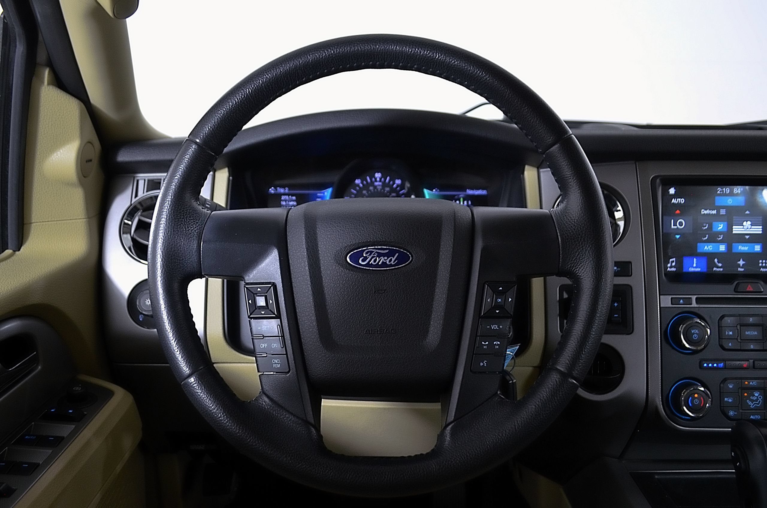 Used 2017 Ford Expedition XLT w/ Equipment Group 202A RWD image 27