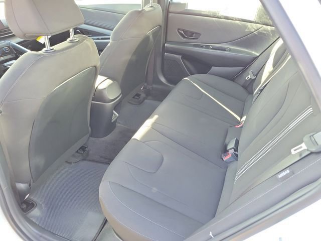 Certified 2025 Hyundai Elantra SEL image 18