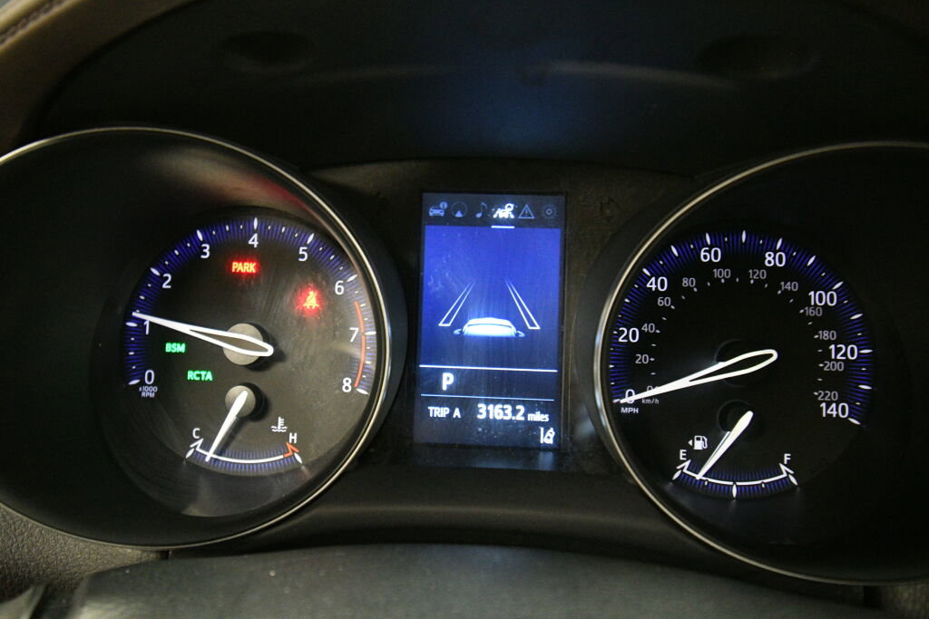 Used 2019 Toyota C-HR Limited image 13