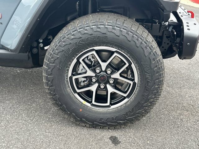 New 2026 Jeep Gladiator Rubicon w/ Technology Group AWD/4WD image 14