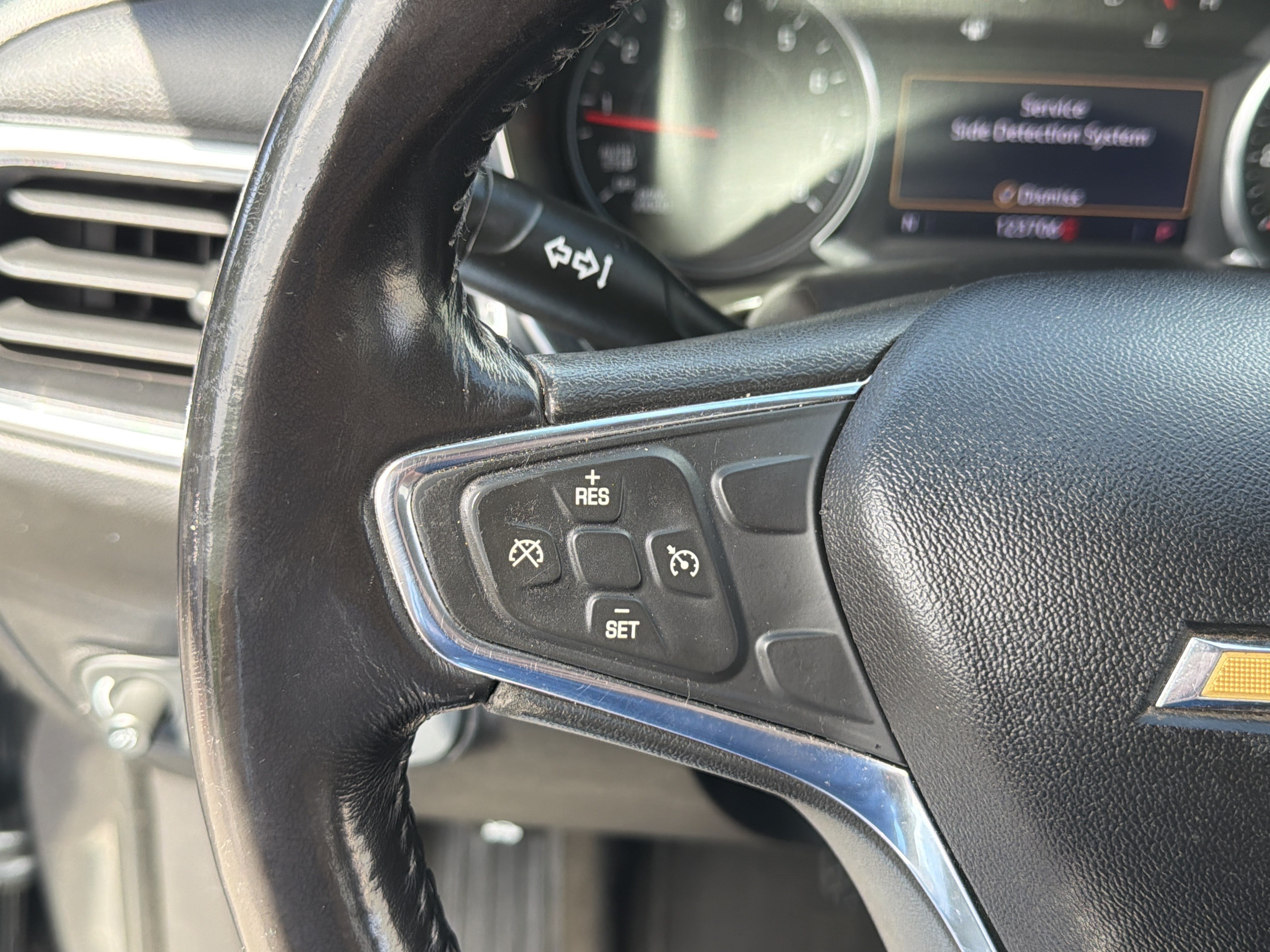 Used 2019 Chevrolet Equinox LT w/ Sun & Navigation Package AWD/4WD image 15