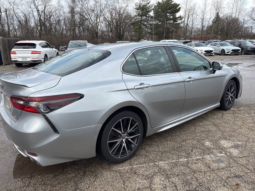 Used 2021 Toyota Camry SE image 5