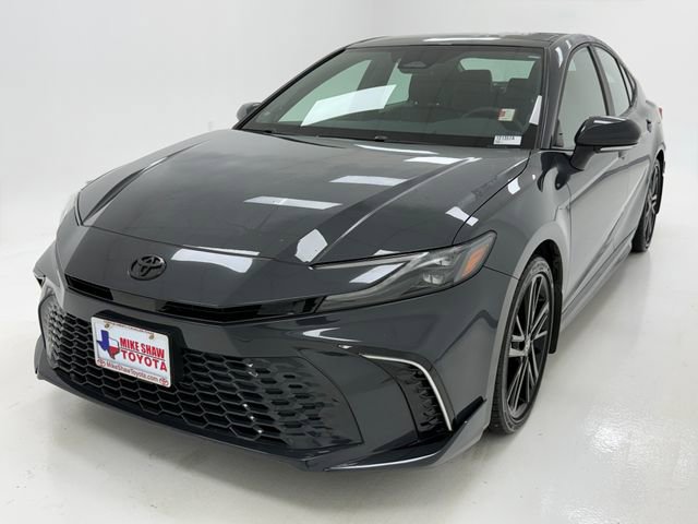 Used 2025 Toyota Camry XSE FWD image 4